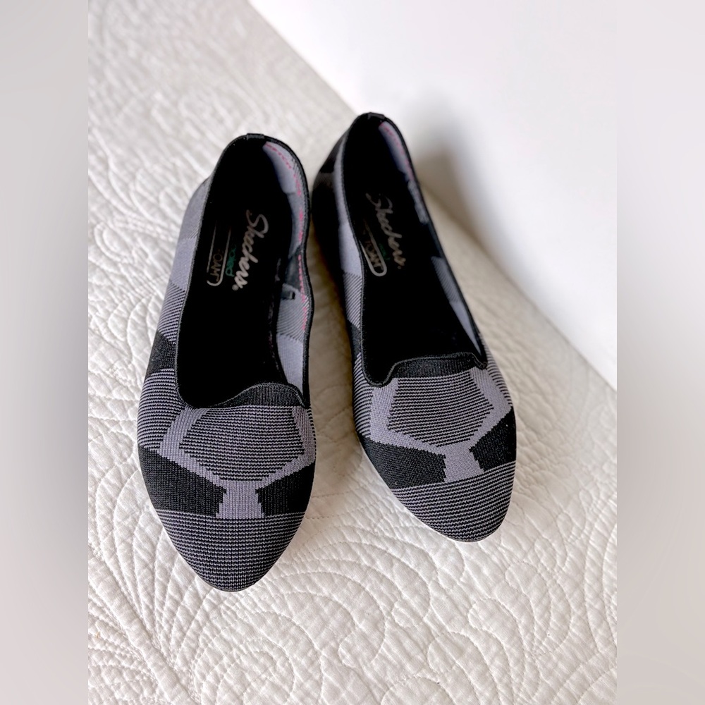 Skechers Cleo- Sherlock Black/Gray Slip On Flats